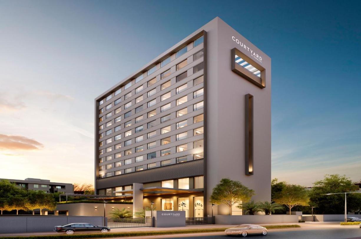 Courtyard By Marriott Vadodara Eksteriør billede